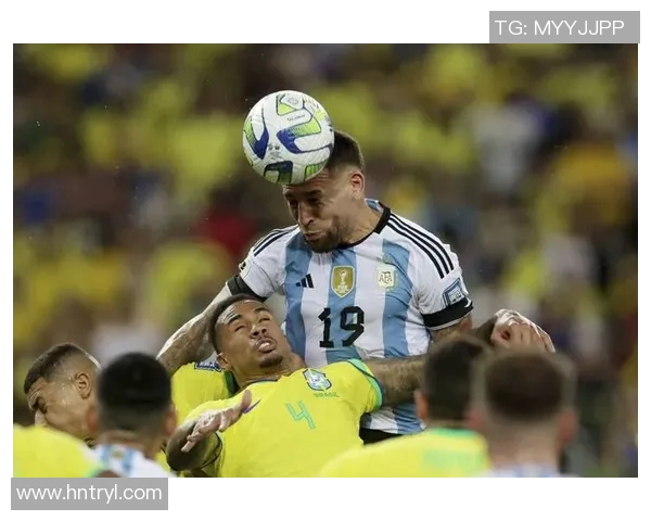 班菲尔德与坦珀利的激烈对决展现足球魅力与战术智慧的巅峰较量